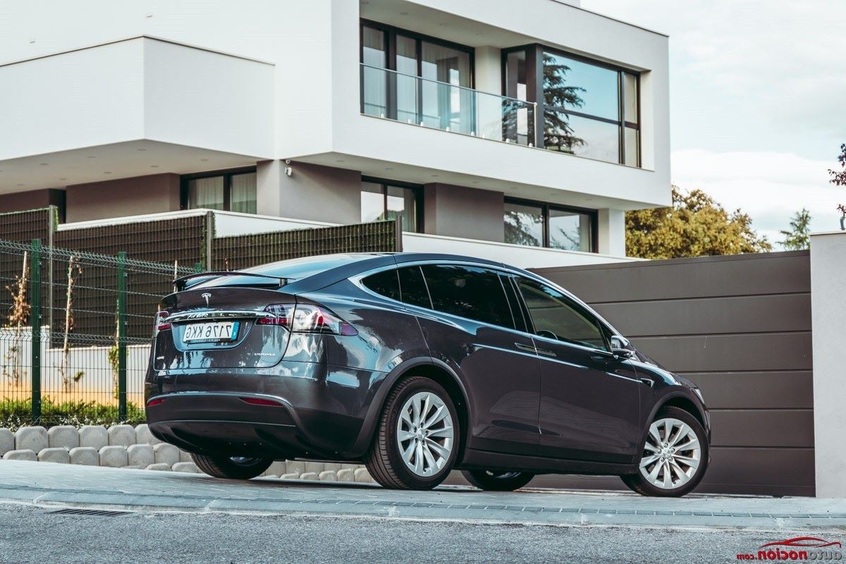 cuanto cuesta el coche tesla