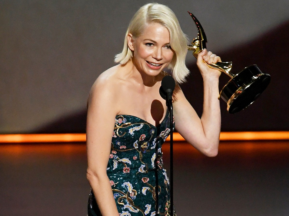 dominacion femenina escenas