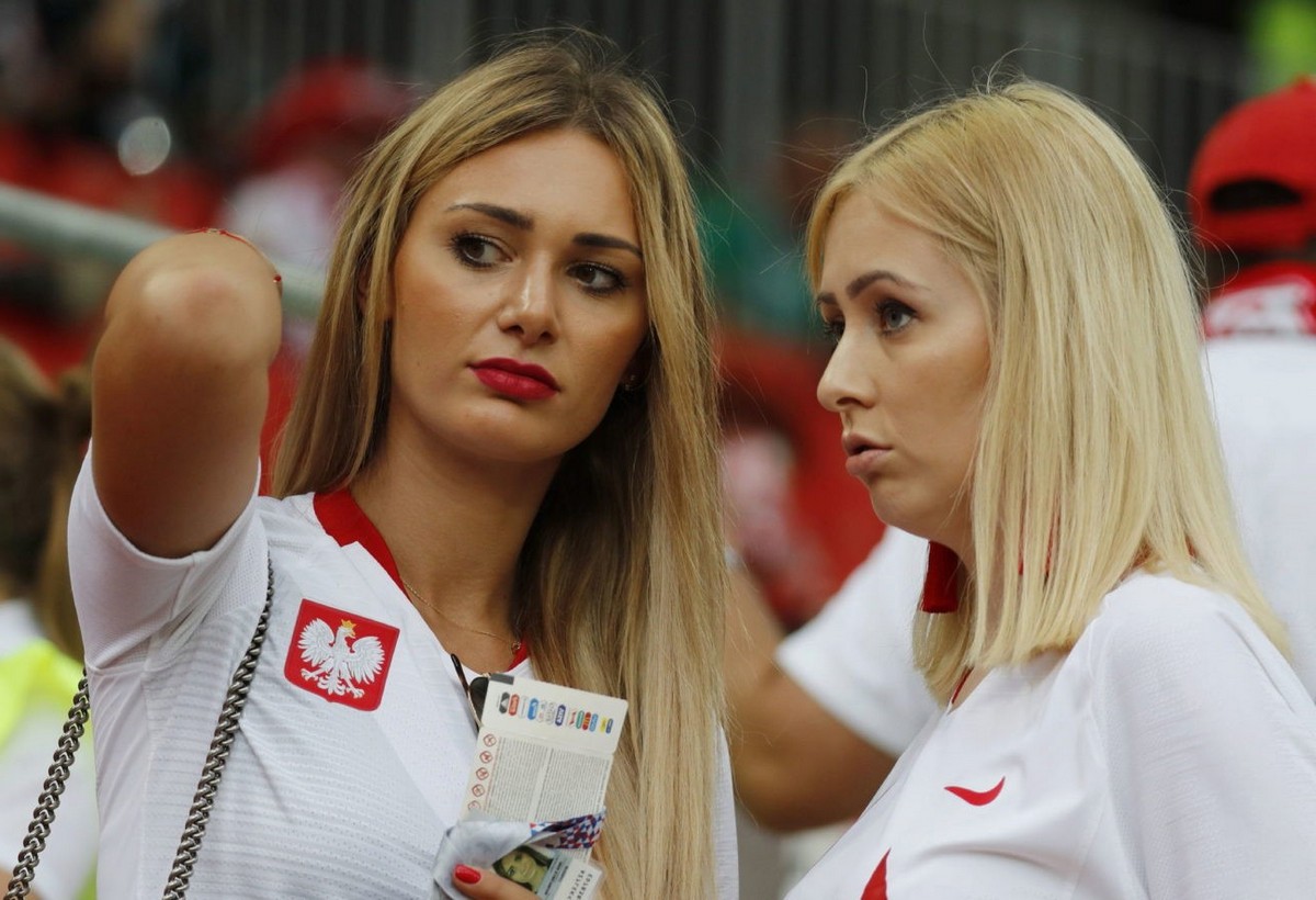 chico fetiche chupando dedo gordo a chica